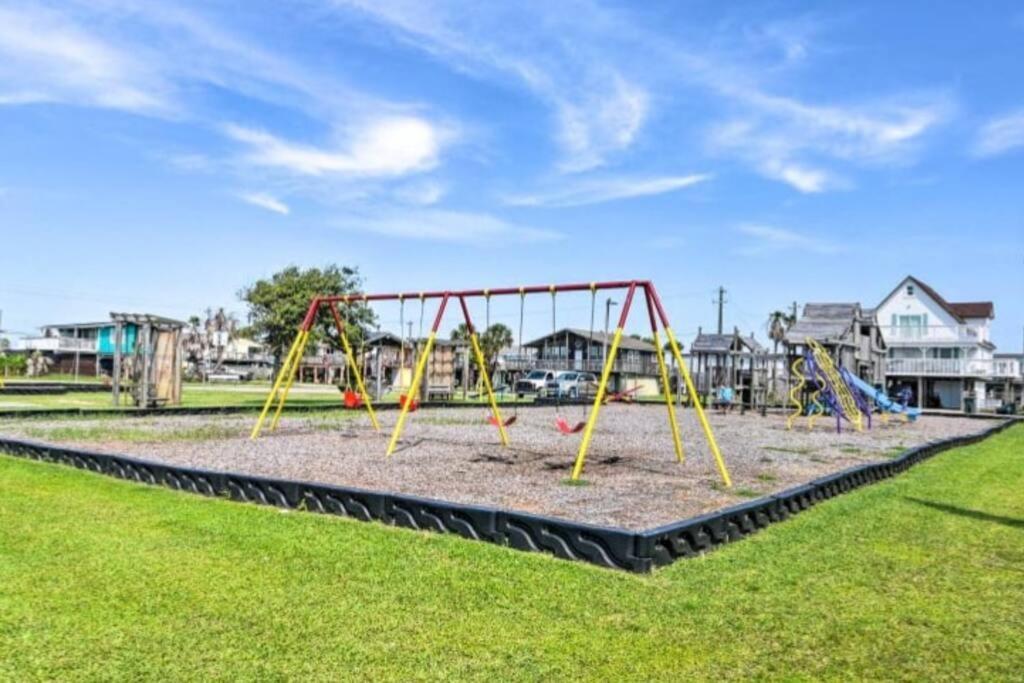 Pelican Hideaway Villa Galveston Exterior photo